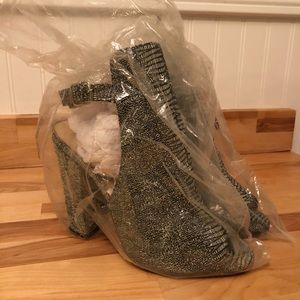 Kristin Cavallari Georgie Slouch Bootie - Black